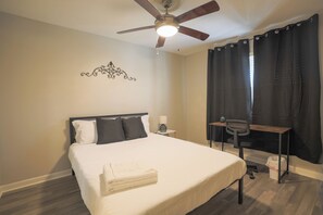 1 غرفة نوم ومكتب ومكواة/لوح كي وواي فاي مجانًا