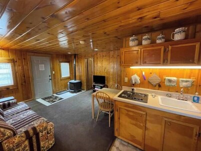 Stoney River Lodge - Unit 10 - Wolf