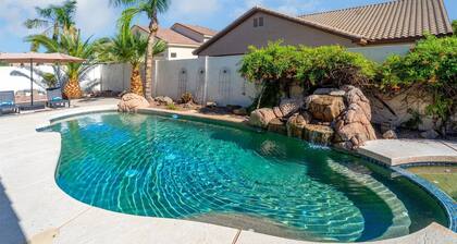 Minutes to DT Chandler/Gilbert - Pool  Gameroom