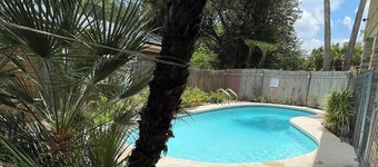 Superb 3-bedroom house with AC in McAllen. Diana's Pool House