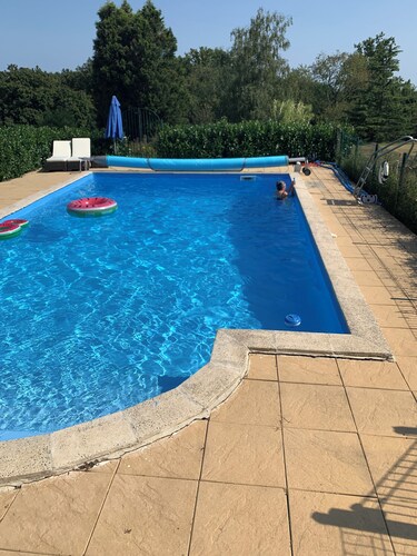 Cosy room with fitted kitchen & swimming pool in season