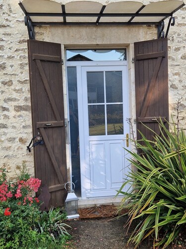 Chambre cosy avec  cuisine aménagée &  piscine en saison