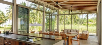 Luxury Coastal Retreat – Modern Architecture, Family Comfort & Ocean Views