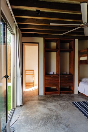 4 bedrooms, WiFi, bed sheets