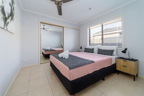 Iron/ironing board, free WiFi, bed sheets
