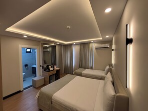Family Room with Balcony - La Vita Es Bella (Konyaalti)