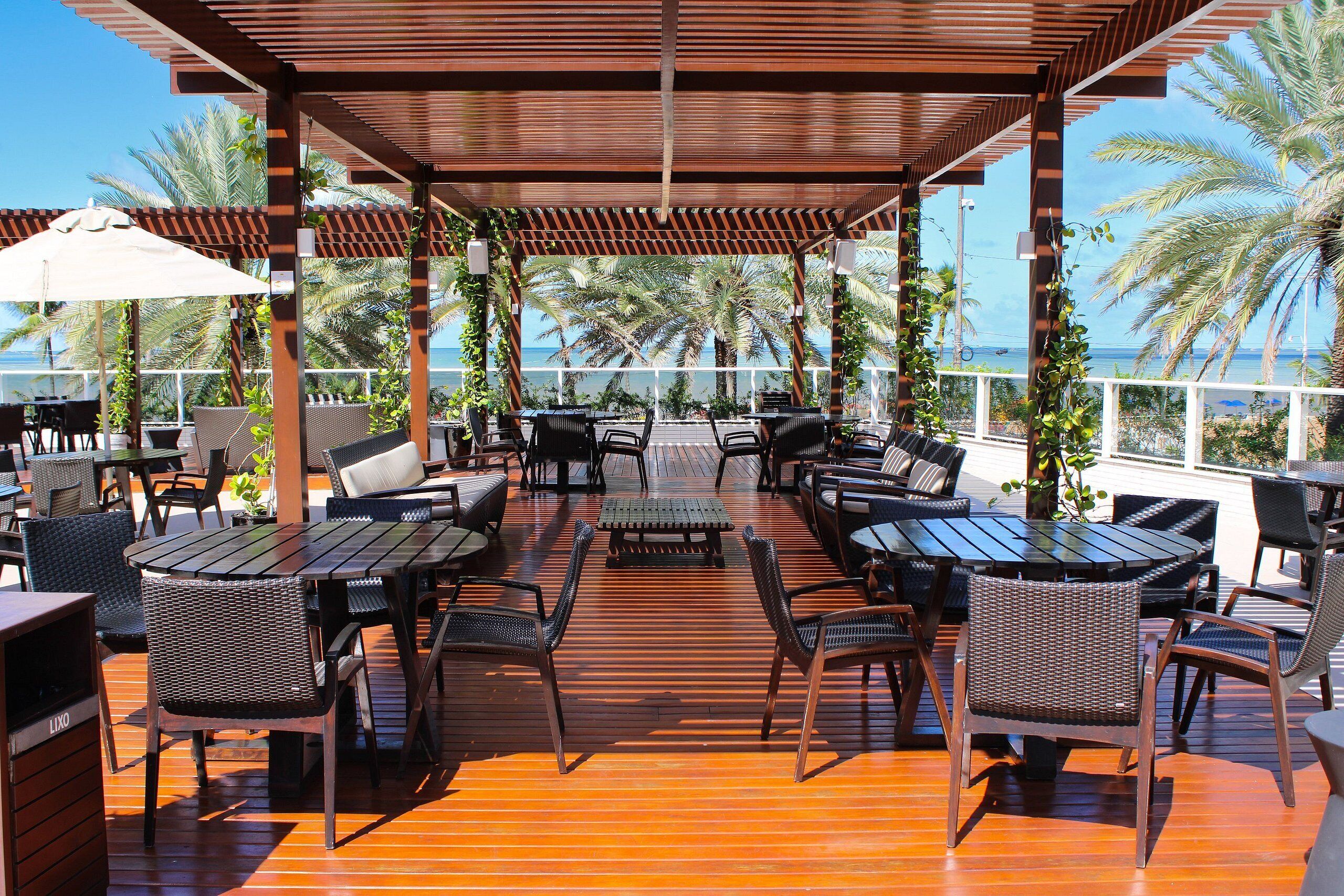 Basic Apartment | Outdoor dining