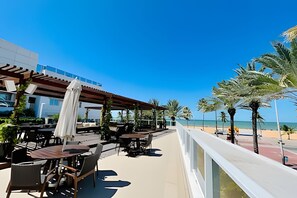 Family Apartment | Outdoor dining