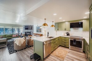 Micro-ondes, four, plaque de cuisson, lave-vaisselle