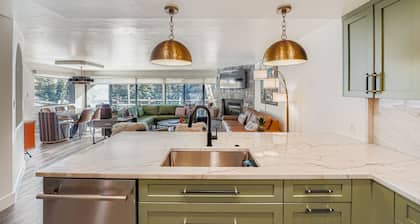 Luxury 3 bdrm condo walk to the slopes & Vail Village