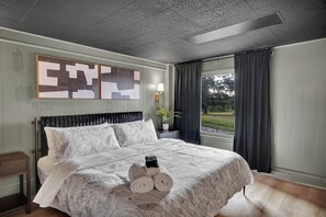 5 habitaciones, tabla de planchar con plancha, wifi y ropa de cama