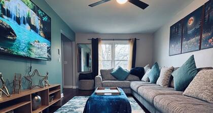 Galactic Oasis Wonderful 5 bedroom theme home, Wi-Fi, king beds and smart tvs