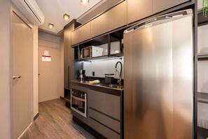Premier Studio | Private kitchen | Microwave, cleaning supplies - Estudios Neo Home São Caetano (Sao Caetano do Sul)