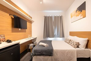 Blackout drapes, free WiFi, bed sheets