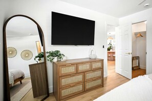 3 habitaciones, tabla de planchar con plancha, cuna de viaje y wifi 