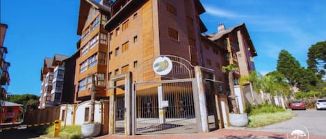 Departamento Deluxe, patio, vista a la montaña | Terraza o patio