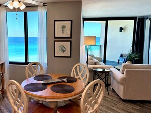 Smart TV, books - Last-min New Year’s Eve Special! Beachfront with a View! Beach Chairs Included! (Panama City Beach)