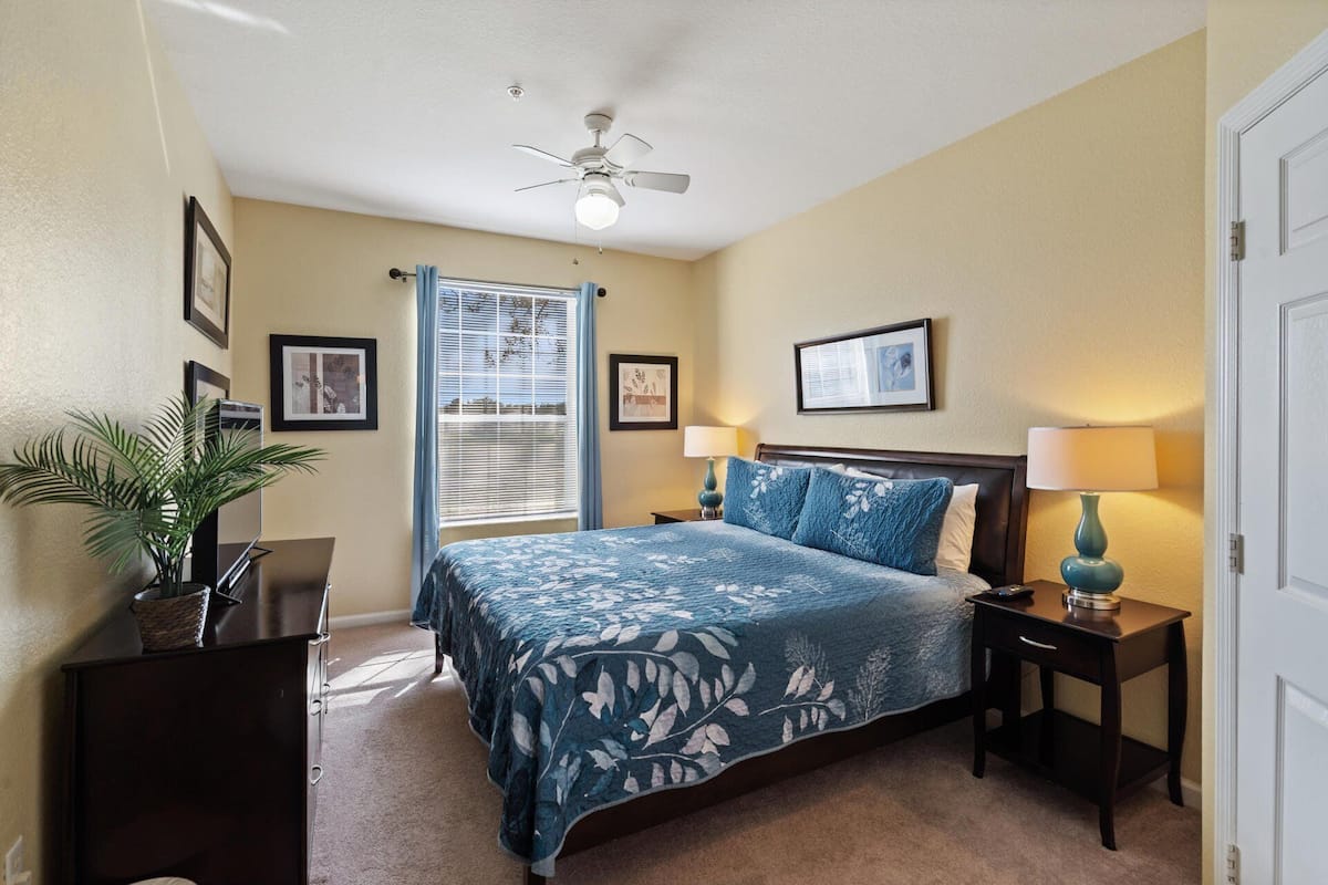 Condo, 3 habitaciones | Espacio para trabajar con laptop y wifi gratis