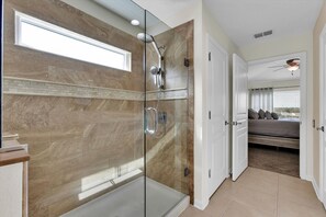 Rumah, 6 kamar tidur, kolam renang pribadi | Kamar mandi | Pengering rambut dan handuk