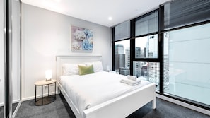 1 habitación, escritorio, wifi gratis y ropa de cama
