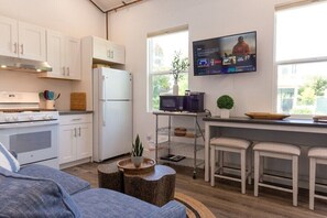 Réfrigérateur, micro-ondes, four, lave-vaisselle