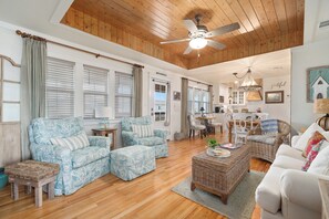 Smart TV, books - Coastal Therapy ~ ~ Beautiful 3/3 Home in Key Allegro with Water views! (Rockport)