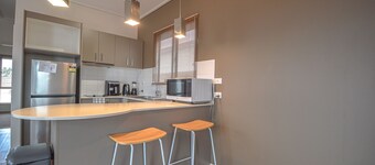Contemporary Crib Generous 1x1