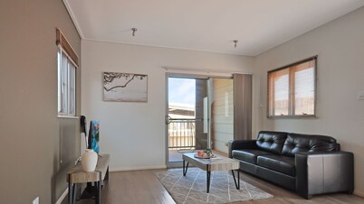 Contemporary Crib Generous 1x1