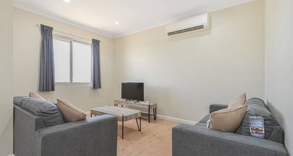 Terrific Townhouse 3x2 in CBD