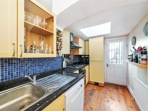Ideally Located, Family-sized, Delightful Townhouse With Garden