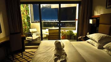 Deluxe Studio, Balcony, Garden View | Premium bedding, pillow-top beds, minibar, free WiFi