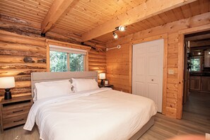 2 室のベッドルーム、アイロン / アイロン台、WiFi、ベッドシーツ