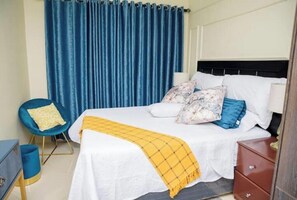 1 bedroom, iron/ironing board, WiFi, bed sheets - Luxury One Bed Near Sam Levy's (Borrowdale)