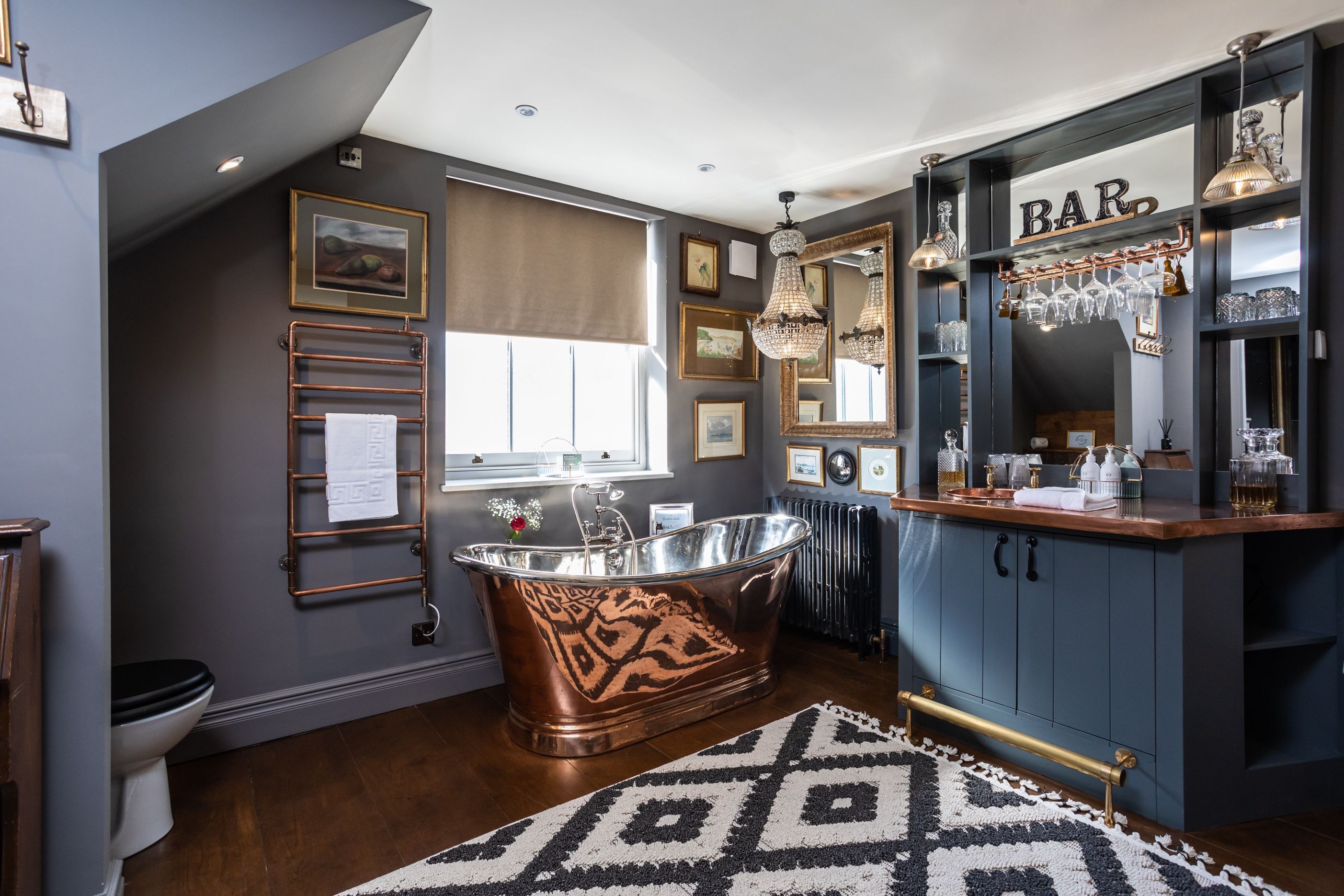 淋浴设施、吹风机、毛巾