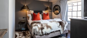 The Cocktail Lounge - sleeps 2 guests in 1 bedrooms