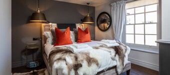 The Cocktail Lounge - sleeps 2 guests in 1 bedrooms