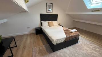 3 makuuhuonetta, silitysrauta/-lauta, vauvan matkasänky, ilmainen Wi-Fi