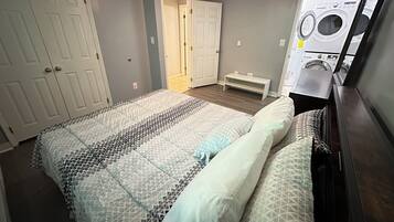 1 habitación, escritorio, tabla de planchar con plancha y wifi gratis