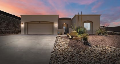 Desert Getaway - 3BR Home w/ Outdoor Kitchen & Spacious Patio