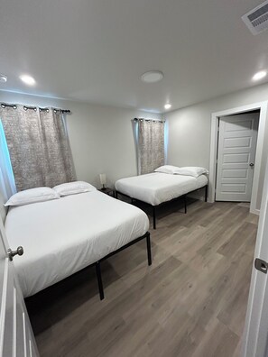 3 chambres, fer et planche à repasser, Wi-Fi, draps fournis