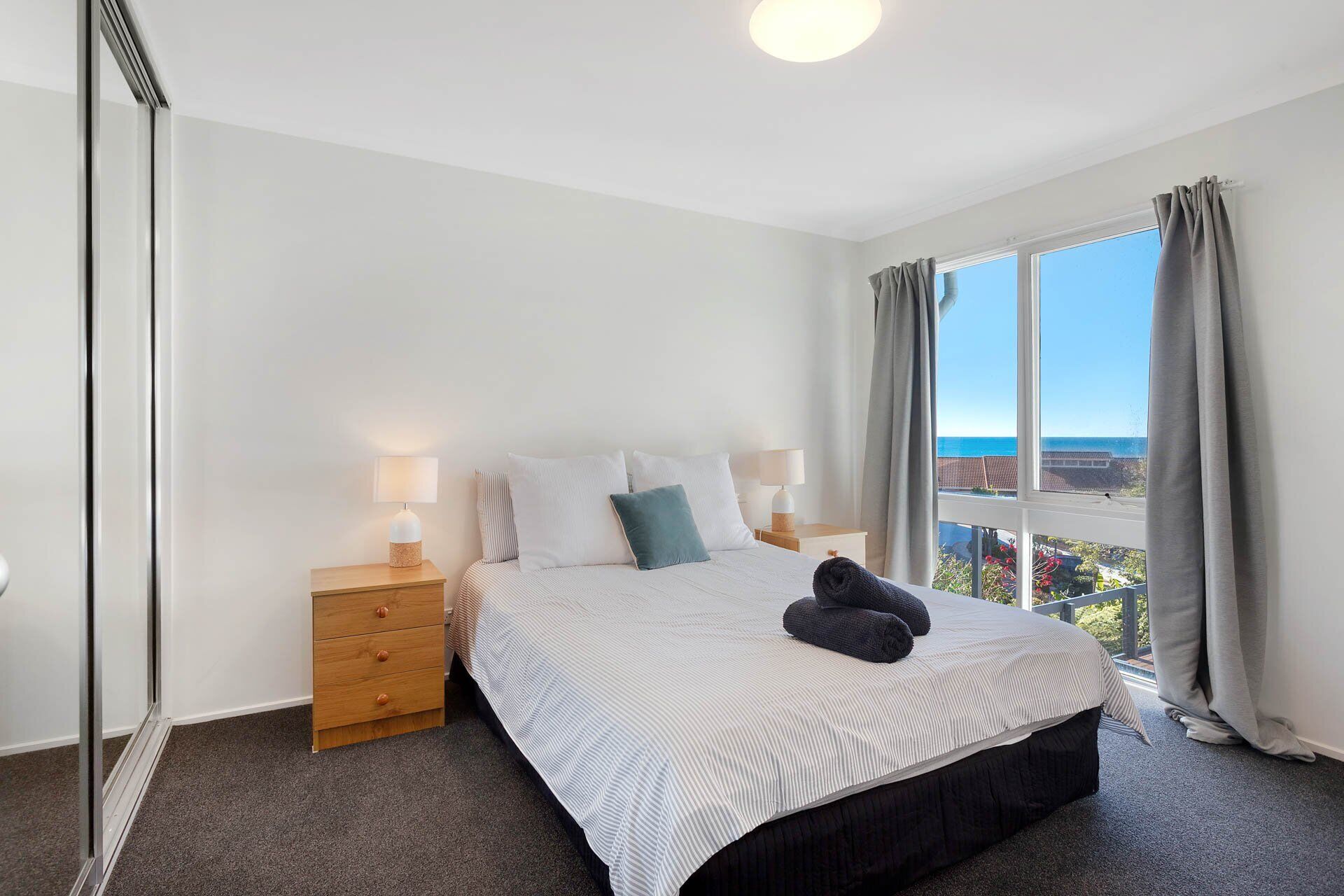 3 chambres, fer et planche à repasser, accès Internet, draps fournis