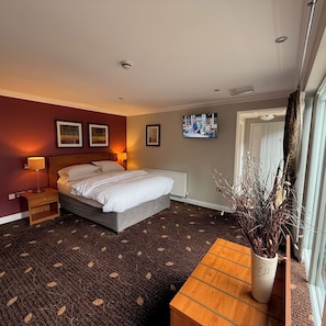 Deluxe Double Room | Desk, laptop workspace, iron/ironing board, free WiFi - Plas Derwen Hotel (Abergavenny)