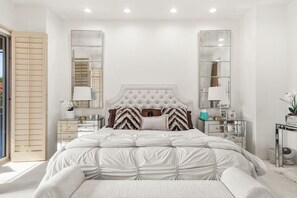 4 bedrooms, desk, iron/ironing board, travel crib