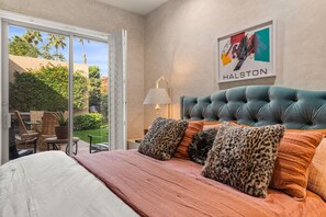 4 bedrooms, desk, iron/ironing board, travel crib