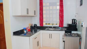 Een microgolfoven, een oven