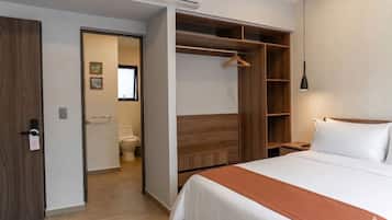 Double Room | Hypo-allergenic bedding, minibar, desk, laptop workspace