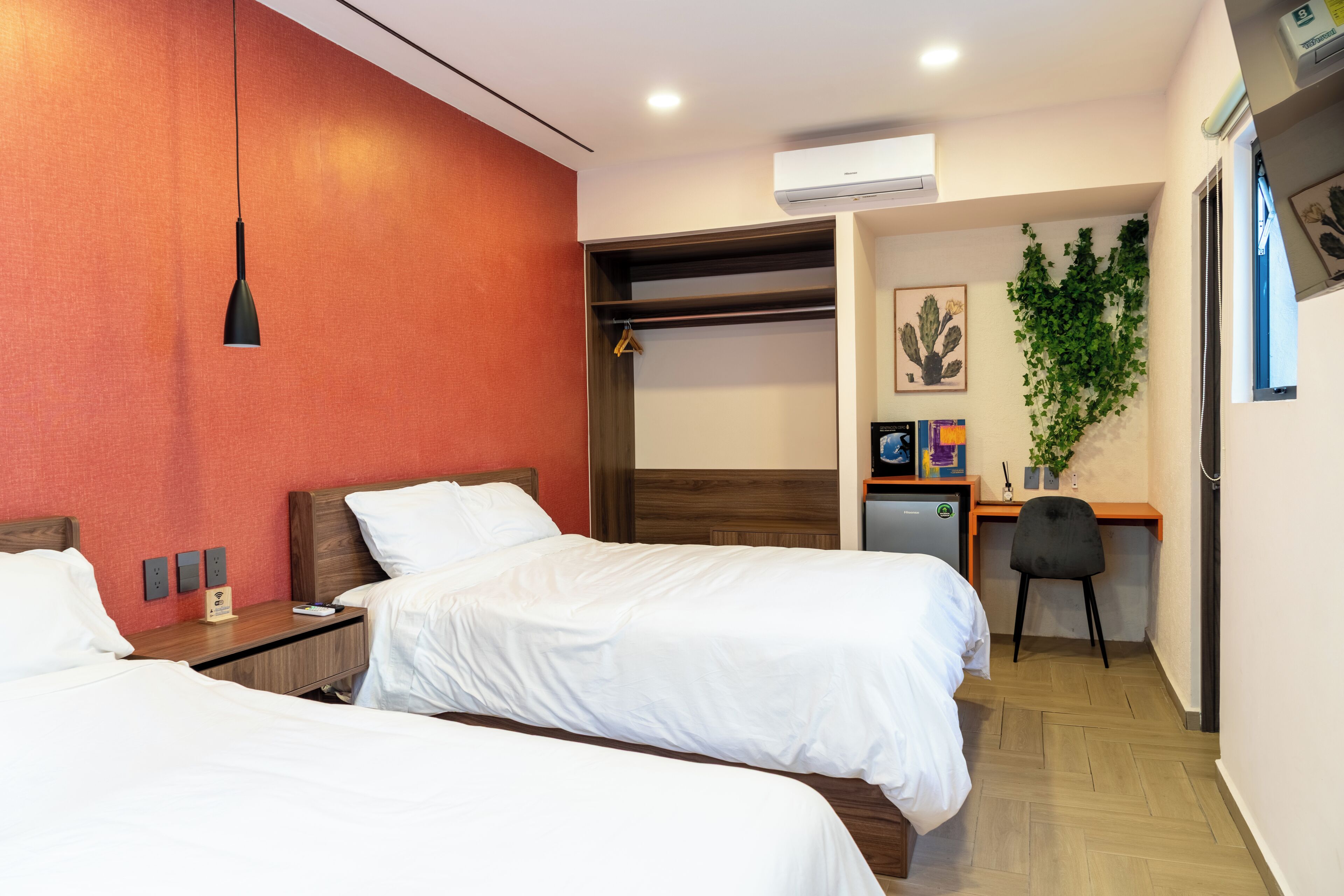 Literie hypoallergénique, minibar, bureau