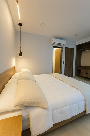 Biancheria da letto ipoallergenica, minibar, una scrivania