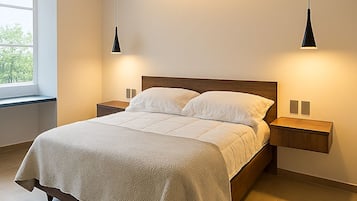 Quarto casal elite | Roupas de cama antialérgicas, frigobar, escrivaninha
