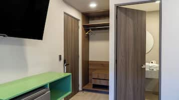 Double Room | Hypo-allergenic bedding, minibar, desk, laptop workspace